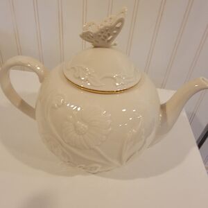 Lenox Butterflies and Lace Tea Pot